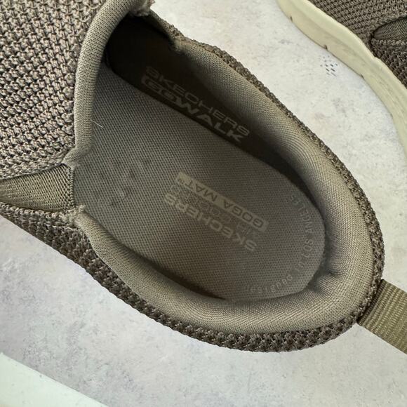 Skechers Go Walk Men's Athletic Walking Shoes Men's Size 9.5 Slip On Sneakers - Picture 12 of 13